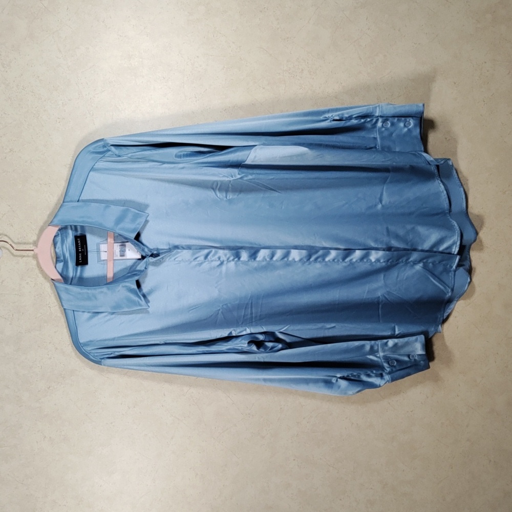 *D174 Lane Bryant light blue satin L/S button up blouse 24 NWT. CLEARANCE